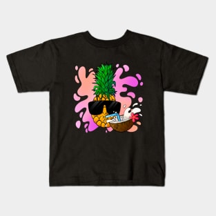 Cool pineapple with sunglasses drinking coconut juice. Kids T-Shirt